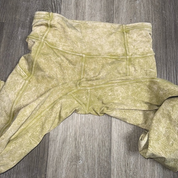 Lululemon Fast and Free High Rise Tight 25" *Ice Dye
Size 6 - Picture 14 of 16